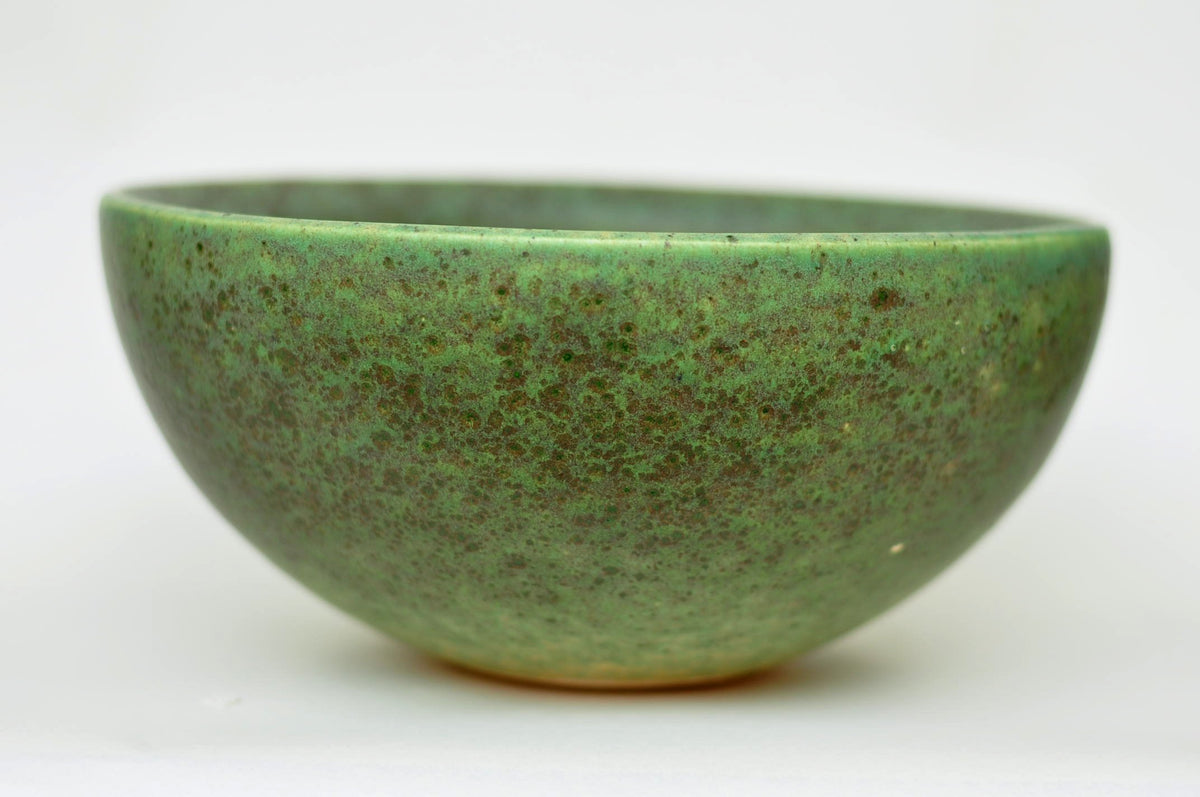 Handmade Ceramic Vessel Sink – Crocodile Ø25 cm | Speckled Olive Green