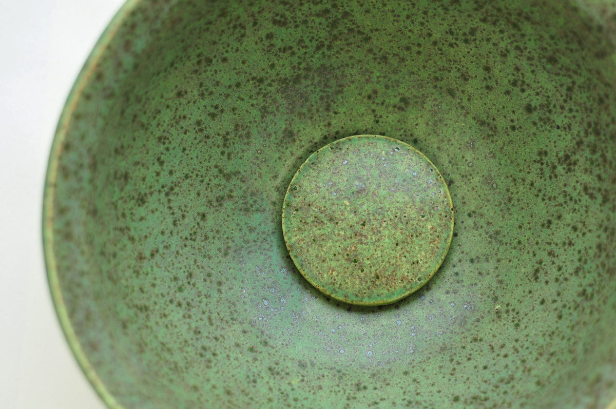 Handmade Ceramic Vessel Sink – Crocodile Ø25 cm | Speckled Olive Green