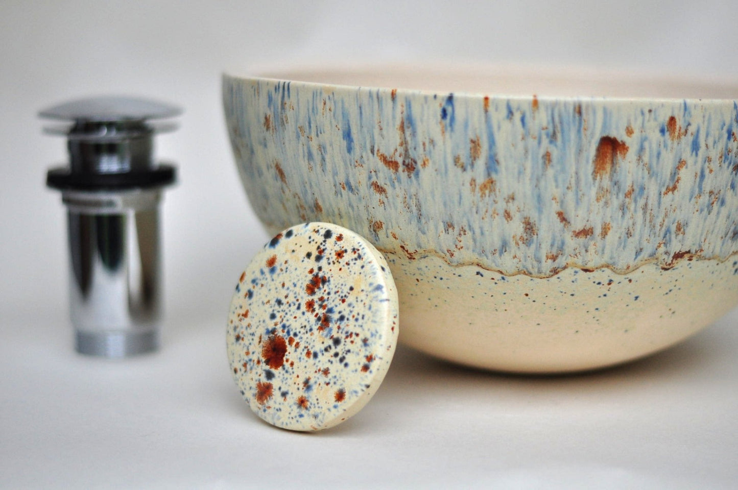 Eye - catching, delicate washbasin with brown and blue spots - Ø 25 cm Bird Egg - TATOceramika